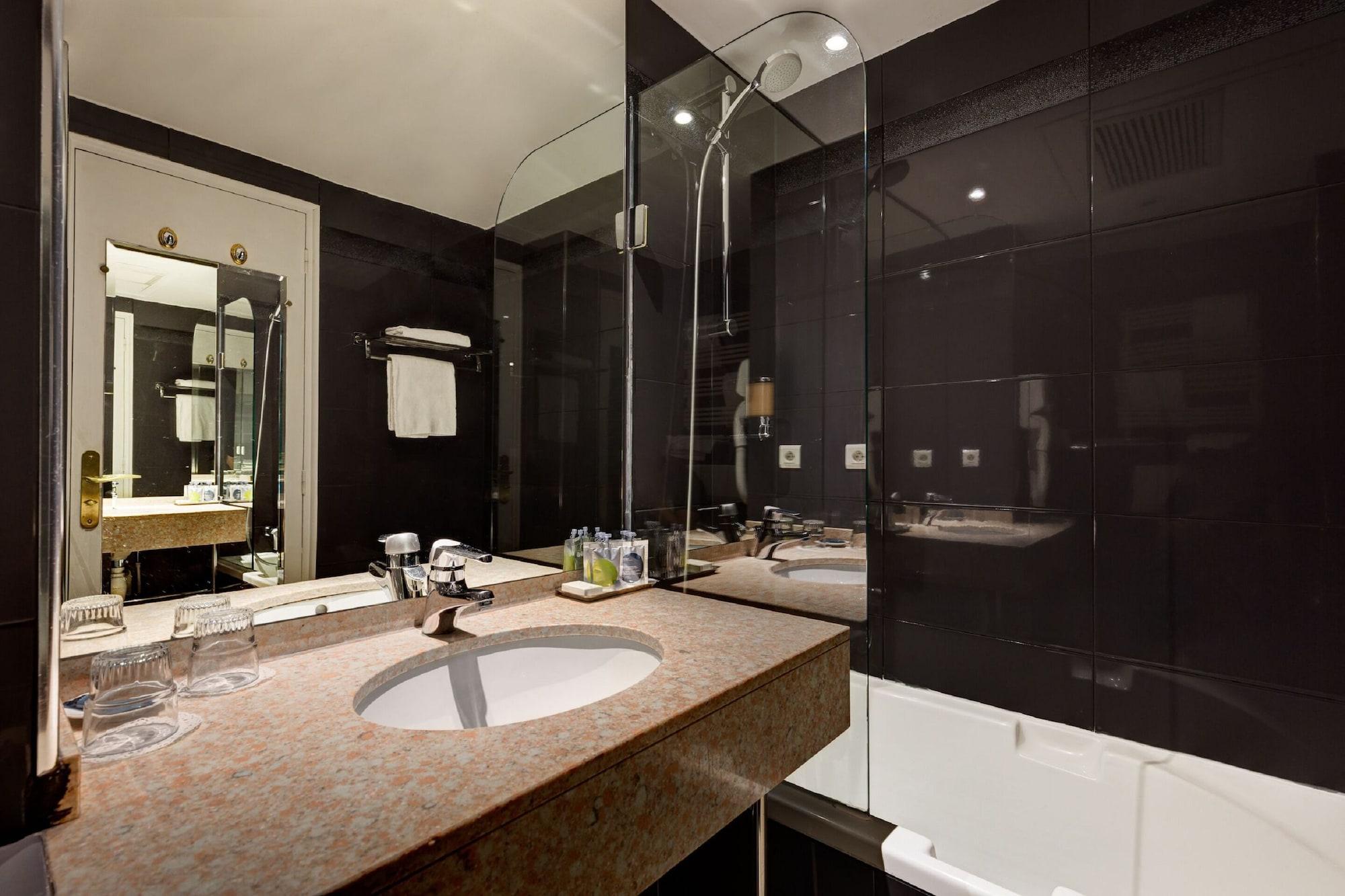 Hotel Louvre Sainte Anne Париж Екстер'єр фото