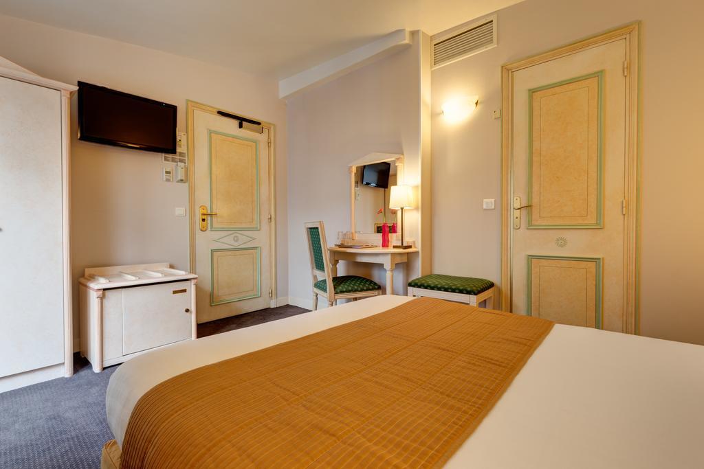Hotel Louvre Sainte Anne Париж Екстер'єр фото