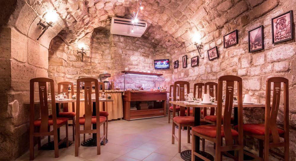 Hotel Louvre Sainte Anne Париж Екстер'єр фото