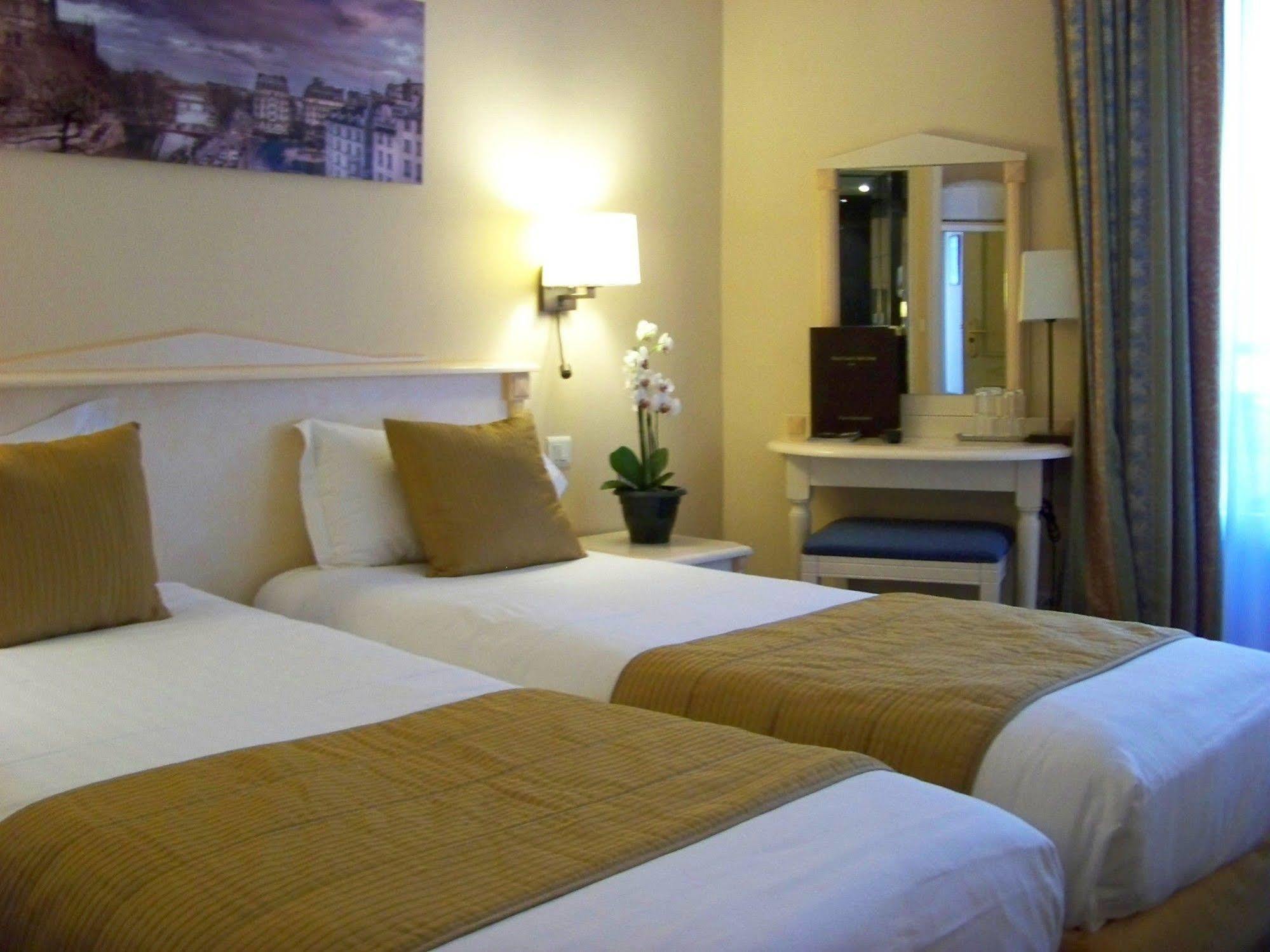 Hotel Louvre Sainte Anne Париж Екстер'єр фото